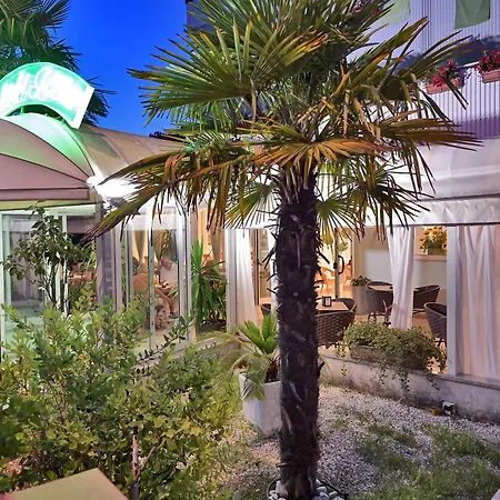 Itta 3* كاوْرلي