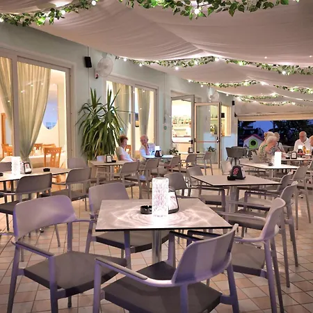 Itta 3* كاوْرلي